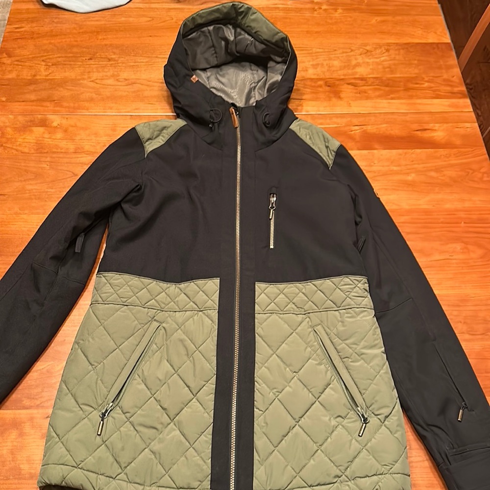 Roxy snowboard jacket women’s size medium